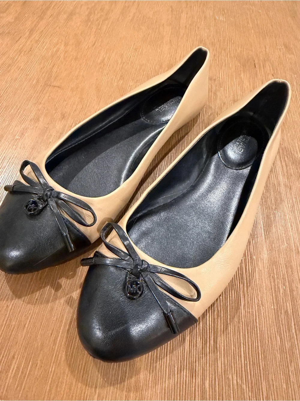Michael Kors Beige and Black Two-Tone Bow Ballet Flats